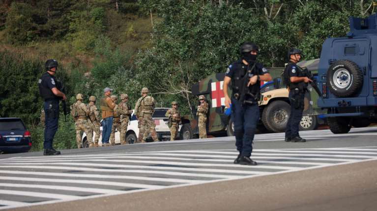 Νέα ένταση στο Κόσοβο: 30 ένοπλοι έχουν ταμπουρωθεί σε μονή στο Μπάνισκο