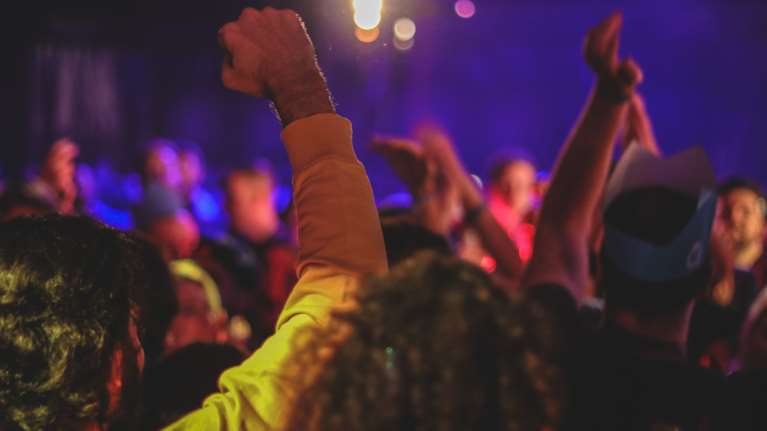 Κορονοπάρτι στο Πανεπιστήμιο Κρήτης: Χορός, μουσική και αλκοόλ μέχρι το πρωί