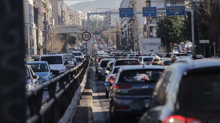 Κυκλοφοριακό χάος στους κεντρικούς δρόμους της Αθήνας - Άρχισαν τα έργα για τον &quot;Μεγάλο Περίπατο&quot;