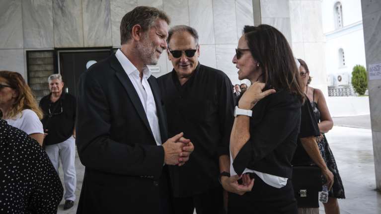 &quot;Πληρωμένη&quot; απάντηση Γερουλάνου στη Διαμαντοπούλου: &quot;Άννα, εμείς που μείναμε στο ΠΑΣΟΚ, δεν μείναμε για τις καρέκλες&quot;