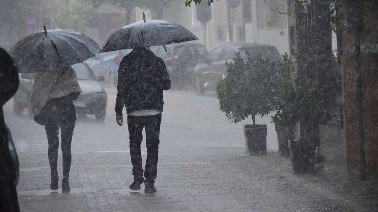 Πρόβλεψη Αρναούτογλου: &quot;Λίγο προσοχή το Σάββατο&quot; - Ποιες περιοχές κινδυνεύουν με μεγάλα ύψη βροχής