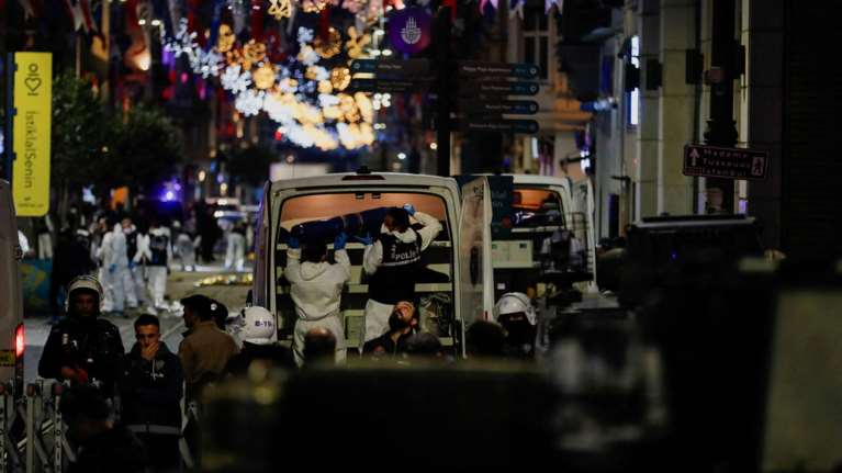 Κωνσταντινούπολη: &quot;Στα 6 μέτρα έσκασε η βόμβα, είδε παιδάκια σκοτωμένα&quot; - Σοκάρει η μητέρα της Ελληνίδας που τραυματίστηκε