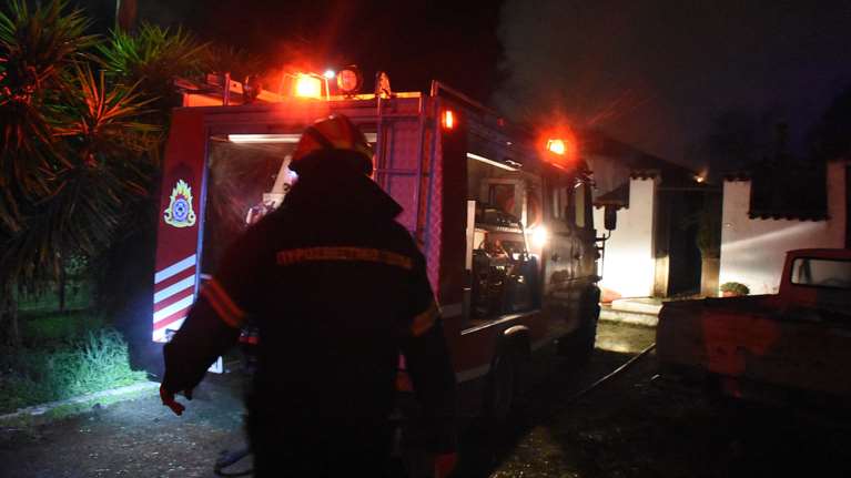 Ρέθυμνο: Με εγκαύματα μεταφέρθηκε στο νοσοκομείο γυναίκα, η οποία προσπάθησε να σβήσει τη φωτιά στο σπίτι της