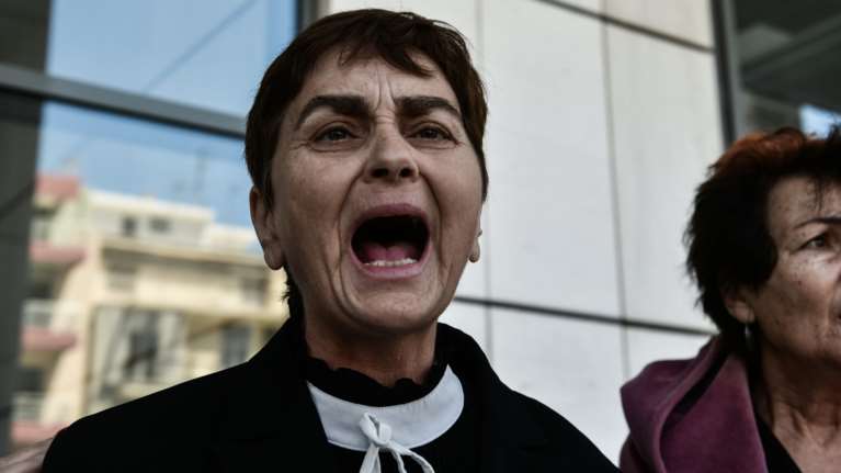 Ξεσπά η μητέρα της Τοπαλούδη για το έγκλημα στην Κω: Ενα κορίτσι σαν τα κρύα τα νερά - Δεν ντρεπόμαστε;