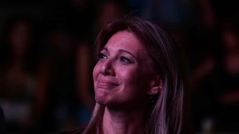 Μαρία Καρυστιανού για μαθητική παρέλαση: &quot;Παιδιά μου, να θυμάστε ότι μπροστά στον ένδοξο πολεμιστή, είναι γραμμένα και 57 ονόματα&quot;