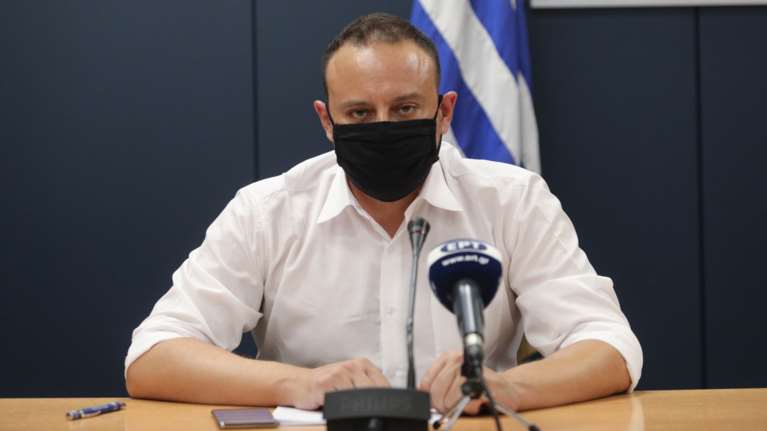 "Καμπανάκι" Μαγιορκίνη: "Εκκολαπτήριο" της πανδημίας τα αστικά κέντρα - Από 25 έως 34 ετών τα κρούσματα