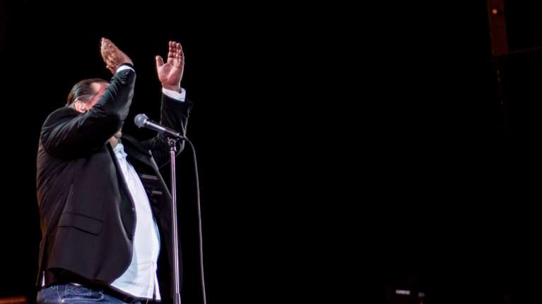 Το X &quot;γονάτισε&quot; με τον θάνατο του Βασίλη Καρρά: Συγκινημένοι τον αποχαιρετούν οι χρήστες του δημοφιλούς μέσου