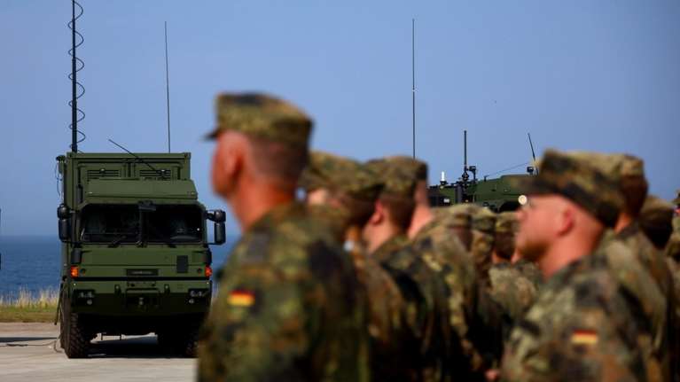 Ο Γερμανός πρόεδρος ζητά υποχρεωτικη στρατιωτική θητεία: &quot;Στην Ευρώπη μαίνεται πραγματικός πόλεμος&quot;