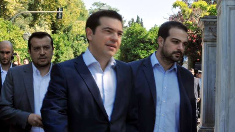 Μήνυμα Τσίπρα μετά τη δημόσια στήριξη του Γαβριήλ Σακελλαρίδη στον ΣΥΡΙΖΑ: &quot;Αυτή τη μάχη πρέπει και θα τη δώσουμε όλοι μαζί&quot;