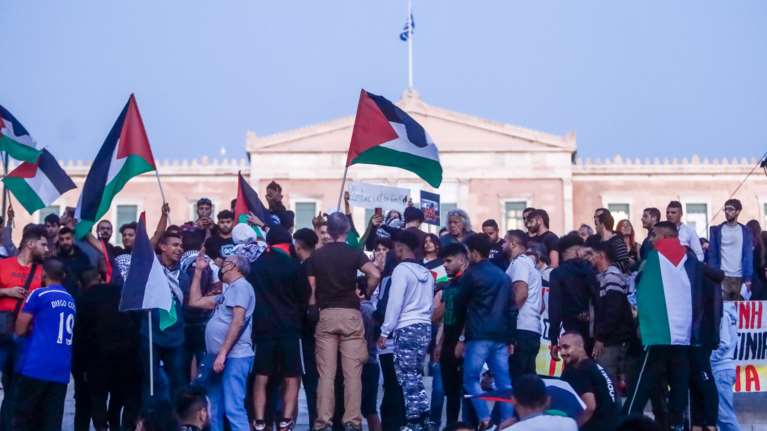 Συγκέντρωση στο Σύνταγμα υπέρ των Παλαιστινίων- Ένταση με Ισραηλινούς τουρίστες  [εικόνες]