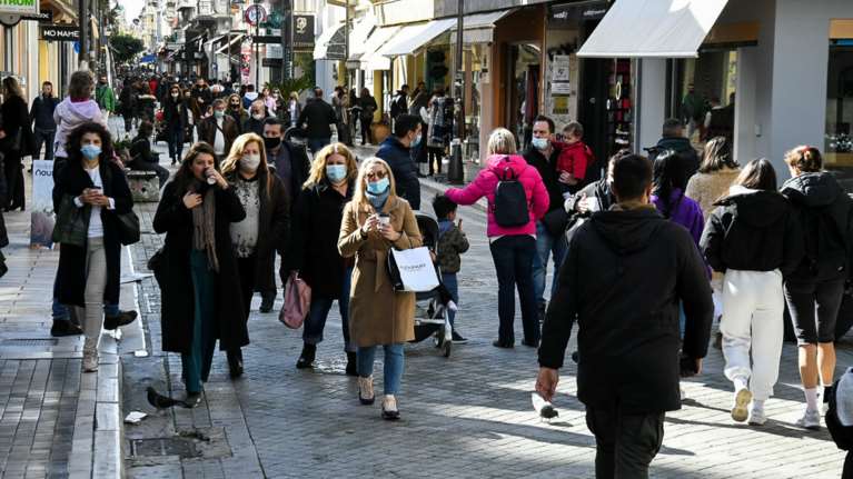Ανοιχτά την Κυριακή 8 Μαΐου τα καταστήματα για τις ενδιάμεσες εκπτώσεις