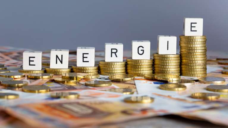 Αναστέλλεται η ρήτρα αναπροσαρμογής: Οι λογαριασμοί ρεύματος επανέρχονται στα προ κρίσης επίπεδα, λέει ο Γεωργιάδης