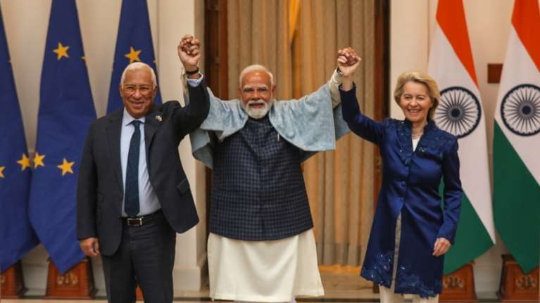 Ιστορική συμφωνία ΕΕ - Ινδίας: "Ζώνη ελεύθερου εμπορίου 2 δισεκατομμυρίων ανθρώπων" - Τι προβλέπει