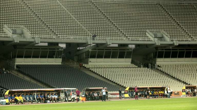 Η ΠΝΠ για τους αγώνες κεκλεισμένων των θυρών: Εξοντωτική ποινή σε όποια ομάδα παραβιάσει το λουκέτο, πόσα άτομα θα είναι στο γήπεδο