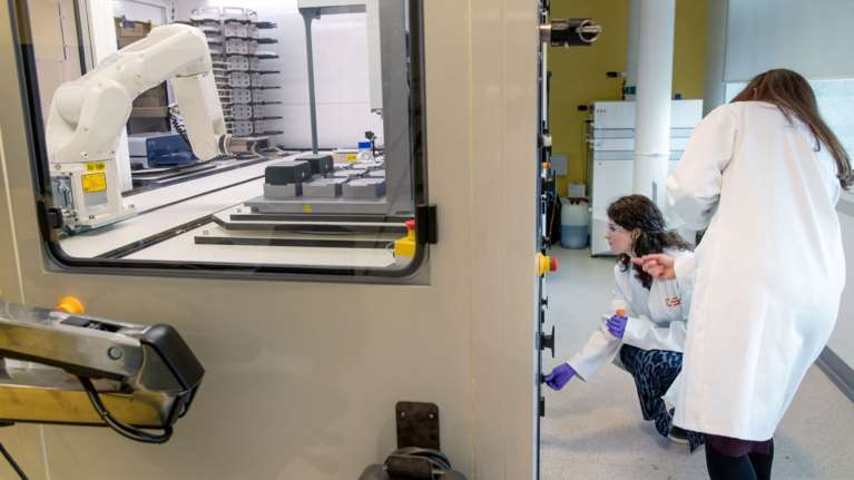 Έρευνα: Μία στις δύο γυναίκες επιστήμονες έχει πέσει θύμα σεξουαλικής παρενόχλησης στη δουλειά τους