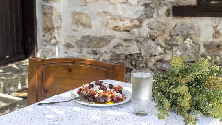 Απίστευτο: Ενα κρητικό φαγητό στη λίστα με τα 50 χειρότερα του κόσμου - Κάτω και από... τα μυρμήγκια