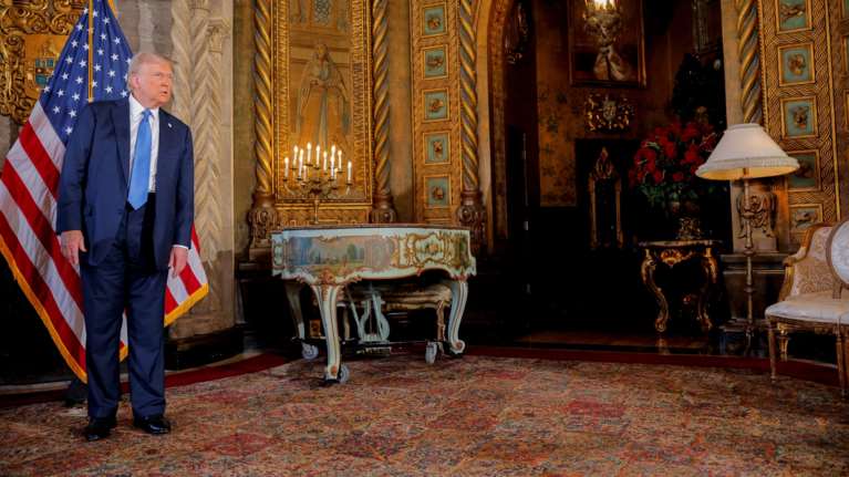 Ο Τραμπ απαιτεί από τις χώρες του ΝΑΤΟ να αυξήσουν τις αμυντικές δαπάνες στο 5% του ΑΕΠ αλλά θα συνεχίσει να στηρίζει την Ουκρανία