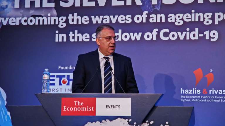 Εσπευσμένα στο νοσοκομείο ο Τάκης Θεοδωρικάκος - Οι έντονοι πόνοι και το τεστ κορονοϊού