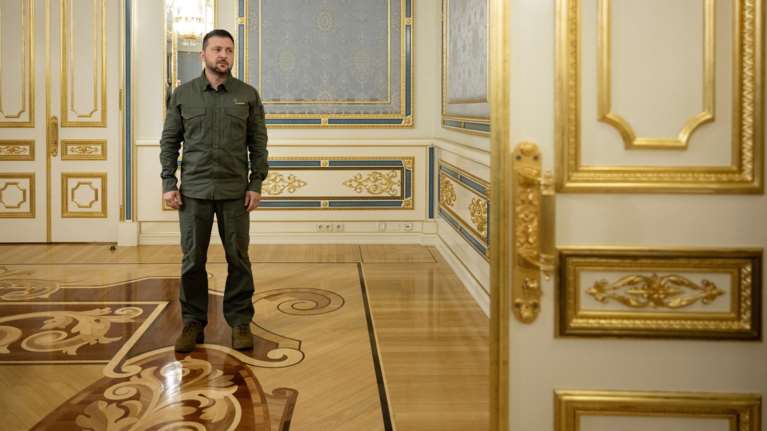 Έτοιμος δηλώνει ο Ζελένσκι να λάβει τα &quot;αναγκαία&quot; μέτρα ώστε να προχωρήσουν οι ειρηνευτικές συνομιλίες με την Ρωσία