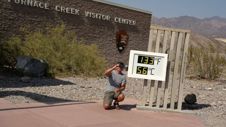 ΗΠΑ: &quot;Λιώνουν&quot; από τον καύσωνα οι δυτικές πολιτείες - Πάνω από 56 βαθμούς η θερμοκρασία στην Καλιφόρνια [εικόνες]