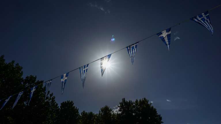 28η Οκτωβρίου με καλοκαιρινό καιρό: Ανεβαίνει η θερμοκρασία σήμερα - Η πρόγνωση της ΕΜΥ ανά περιοχή