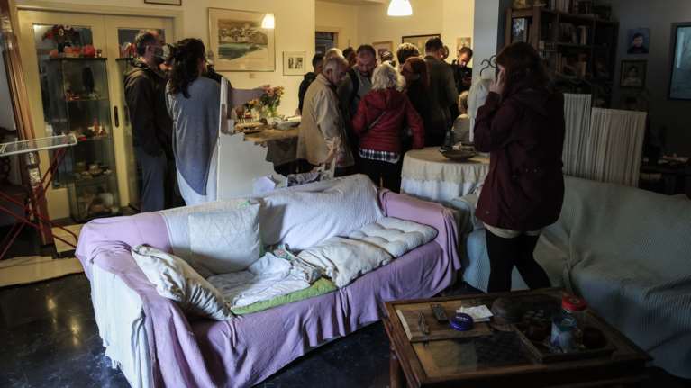 Πλειστηριασμοί: &quot;Με πετάνε στον δρόμο&quot; - Κραυγή βοήθειας από άνεργη μητέρα με δύο παιδιά