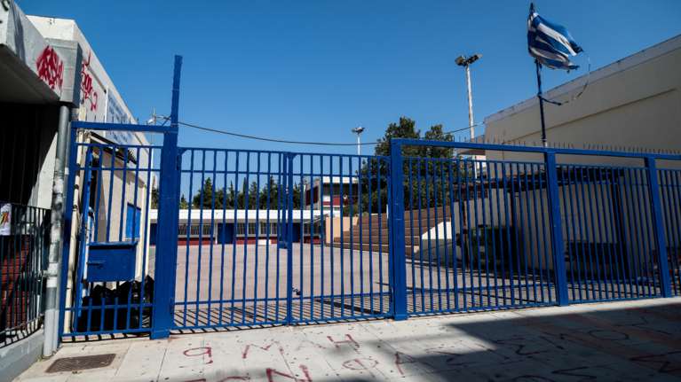 Κορονοϊός: Γιατί κλείνουν τα λύκεια σε Θεσσαλονίκη και Σέρρες