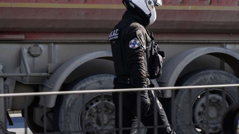 Αχαΐα: Ψάχνουν όπλο αστυνομικού που εξαφανίστηκε από το αστυνομικό τμήμα