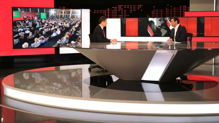 Τσίπρας: Χάνεται &quot;ένα χωριό&quot; κάθε βδομάδα και η κυβέρνηση έχει &quot;σφυρίξει&quot; τη λήξη της πανδημίας