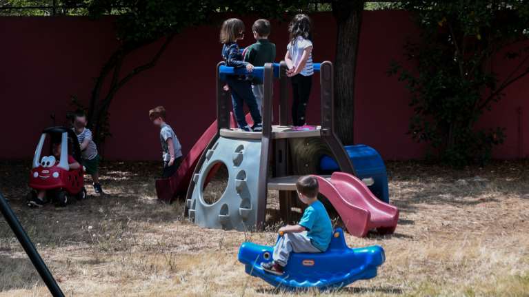 Βρεφονηπιακοί σταθμοί ΔΥΠΑ: Αναρτήθηκαν οι προσωρινοί πίνακες κατάταξης με τους συμβασιούχους