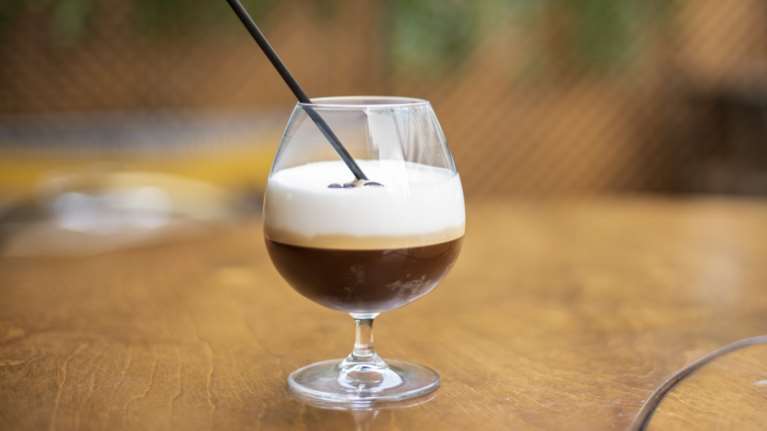 Φρέντο εσπρέσο: Πώς από τις ουρές στο Da Capo έγινε κυρίαρχο είδος καφέ στην Ελλάδα