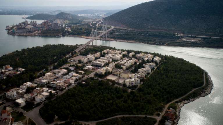 Σοκ στη Χαλκίδα: Τσακώθηκε με την σύντροφό του και την πέταξε στη θάλασσα