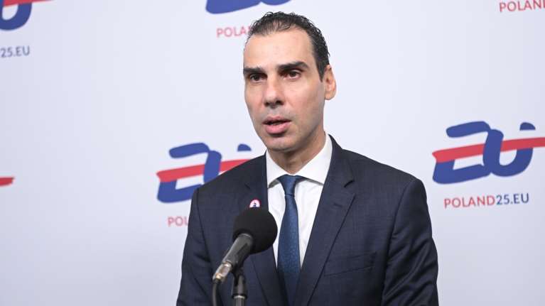 Θεμιστοκλέους: Ξεκινάει τις επόμενες μέρες το &quot;βραχιολάκι&quot; στα νοσοκομεία - Στη μάχη των εφημεριών και τα Κέντρα Υγείας