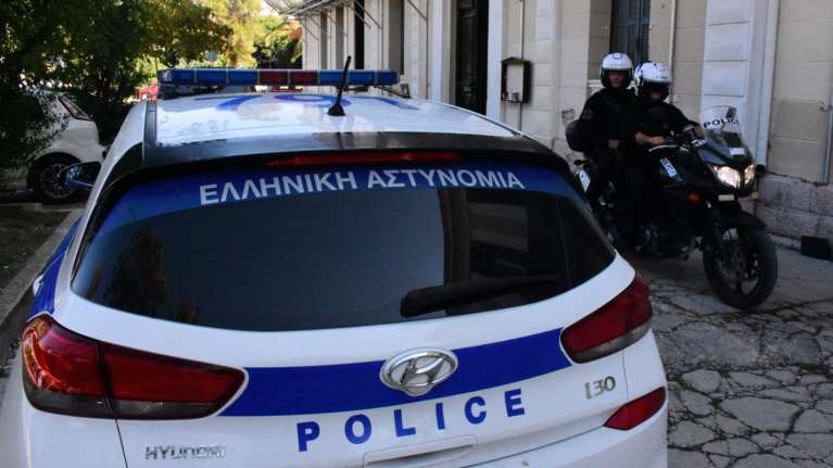 Σοκ στην Κυψέλη: Αυτοκτόνησε νεαρός άνδρας πέφτοντας από τον 4ο όροφο πολυκατοικίας