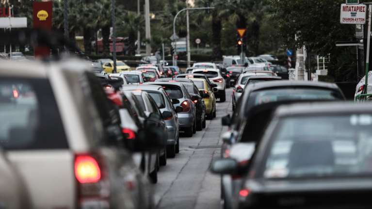 Κίνηση τώρα: Στο "κόκκινο" ο Κηφισός - Ποιοι δρόμοι είναι μποτιλιαρισμένοι