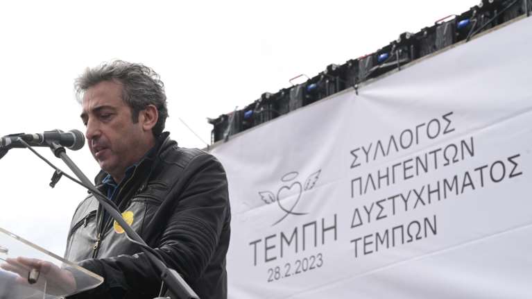 Παύλος Ασλανίδης: &quot;Πήγαμε να δώσουμε οξυγόνο  και μας έκαψαν τα πνευμόνια 100 μέτρα από τη Βουλή&quot;