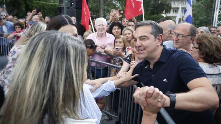 Το τρολ &quot;Πεν Νταλαούρα&quot; κατά Αλέξη Τσίπρα για το μαύρο χρήμα στον ΣΥΡΙΖΑ: &quot;Πού βρήκαν τα 2,5 εκατ. ευρώ για τις εκλογές&quot;;