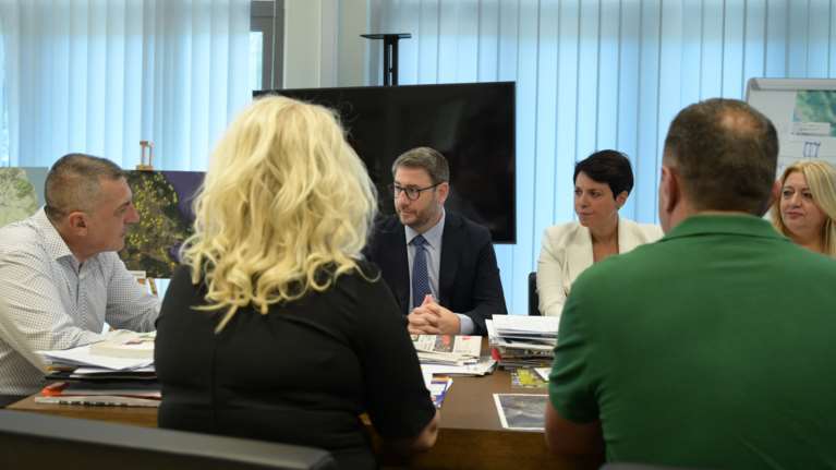 Στη Θεσσαλία ο Ανδρουλάκης: Να δεσμευτούν οι συνυποψήφιοι ότι θα παραμείνουν στο ΠΑΣΟΚ μετά τις εσωκομματικές