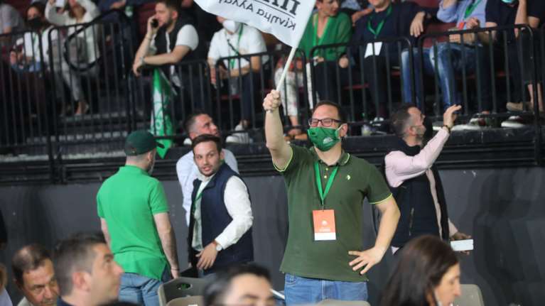 Οι 3 ατάκες στο συνέδριο του ΠΑΣΟΚ που ξεχώρισαν: Το &quot;ηφαίστειο που ξυπνά&quot;, το &quot;βυτιοφόρο του ΣΥΡΙΖΑ&quot; &amp; το &quot;ΠΑΣΟΚ Ανέστη&quot;