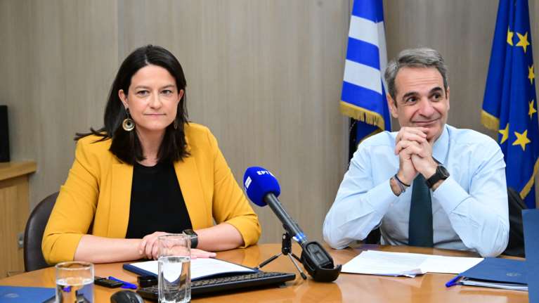 Ο Μητσοτάκης στο υπουργείο Εργασίας: "Ο μέσος μισθός για πλήρη απασχόληση έχει ξεπεράσει τα 1.400 ευρώ"