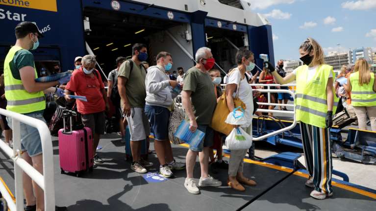 Καλπάζει ο κορονοϊός: Πάνω από 1.100 κρούσματα σε 5 μέρες - Έκτακτα μέτρα και νέα &quot;lockdown&quot;