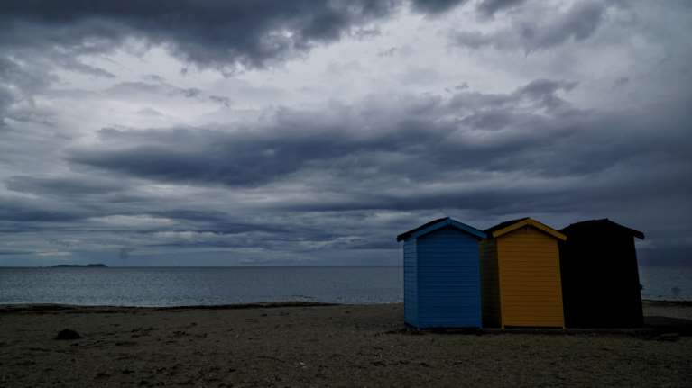 Καιρός: Συννεφιά και θερμοκρασίες έως 23 βαθμούς την Κυριακή - Πού αναμένονται βροχές