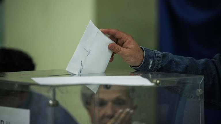 Πηγές ΠΑΣΟΚ για τα σενάρια αλλαγής του εκλογικού νόμου: &quot;Η ΝΔ θα κάνει τα πάντα για να κρατηθεί στην εξουσία&quot;