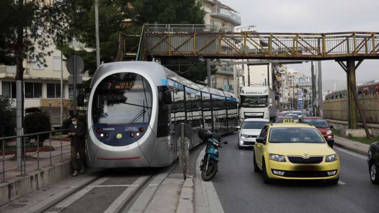 Το τραμ τερματίζει στη Λ. Βουλιαγμένης λόγω της πορείας