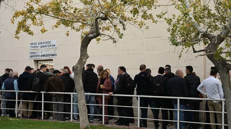 ​Δίκη Λυγγερίδη: Ένσταση από τους συνηγόρους - &quot;Ακατάλληλη η αίθουσα στις φυλακές Κορυδαλλού&quot; [βίντεο]