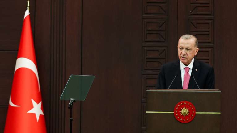 Ερντογάν: &quot;Θα συνεχιστούν οι στρατιωτικές επιχειρήσεις σε Ιράκ και Συρία - Είτε είστε μαζί μας, είτε εναντίον μας&quot;