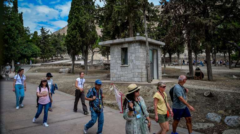 Έρευνα Ipsos: Γιατί οι τουρίστες από ΗΠΑ, Βρετανία και Γαλλία έρχονται στην Ελλάδα για διακοπές