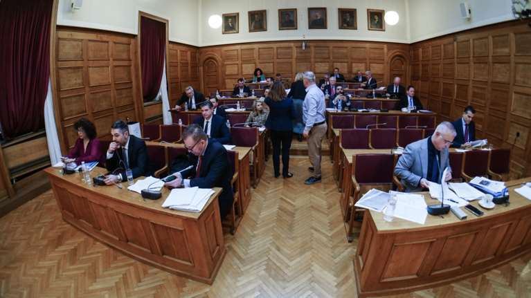 Εξεταστική για Τέμπη: "Υπήρξαν μετατάξεις σταθμαρχών 62 ετών, άνθρωποι χειρίζονται τα συστήματα" είπε ο πρόεδρος των Σιδηροδρομικών