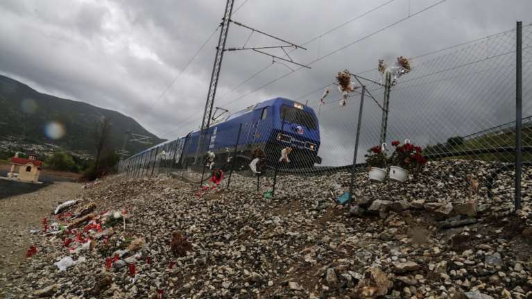 Τέμπη: Πιστεύουμε ότι τα βίντεο έχουν παραποιηθεί, λέει δικηγόρος συγγενών θυμάτων - &quot;Υπάρχει παράβαση καθήκοντος&quot;
