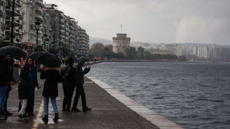 Θεσσαλονίκη: Εντοπίστηκε πτώμα άνδρα 55-60 ετών στη θάλασσα - Αναμένεται νεκροψία